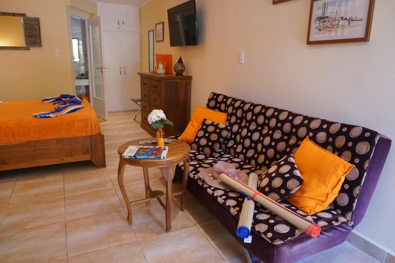 Carinas Studio Apartments Palm Beach Zewnętrze zdjęcie
