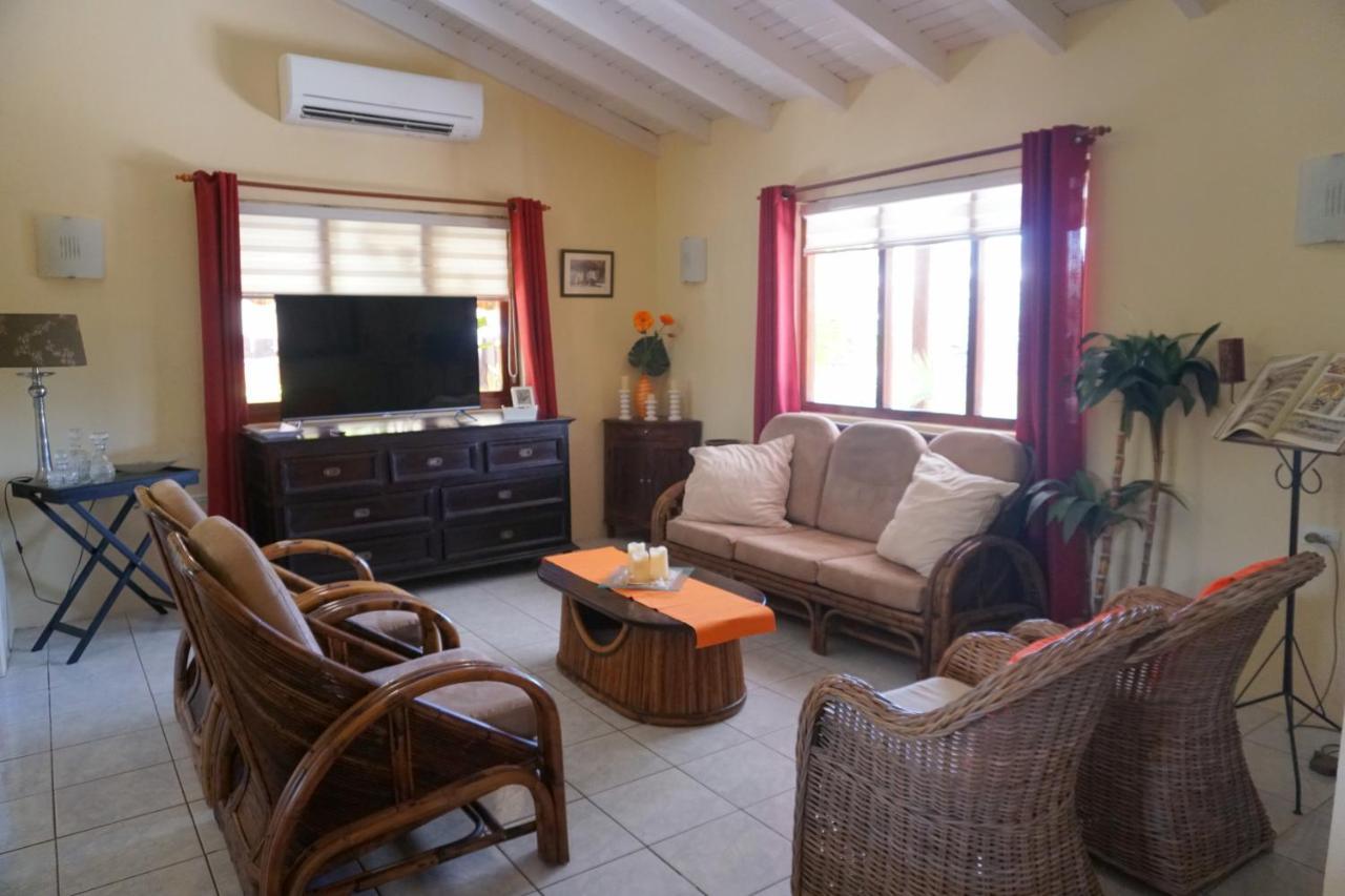 Carinas Studio Apartments Palm Beach Zewnętrze zdjęcie