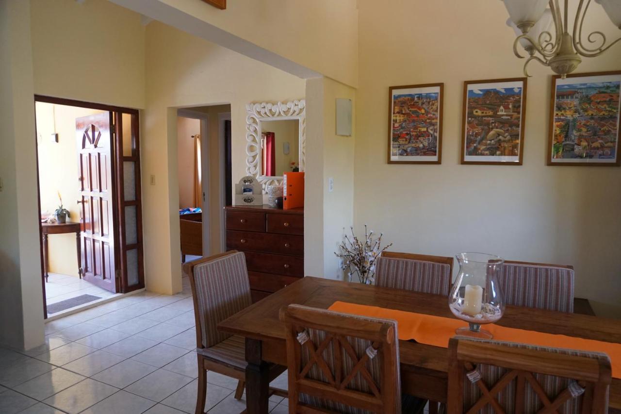 Carinas Studio Apartments Palm Beach Zewnętrze zdjęcie